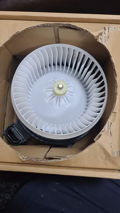 Моторчик отопителя тойота раф 4 и корола