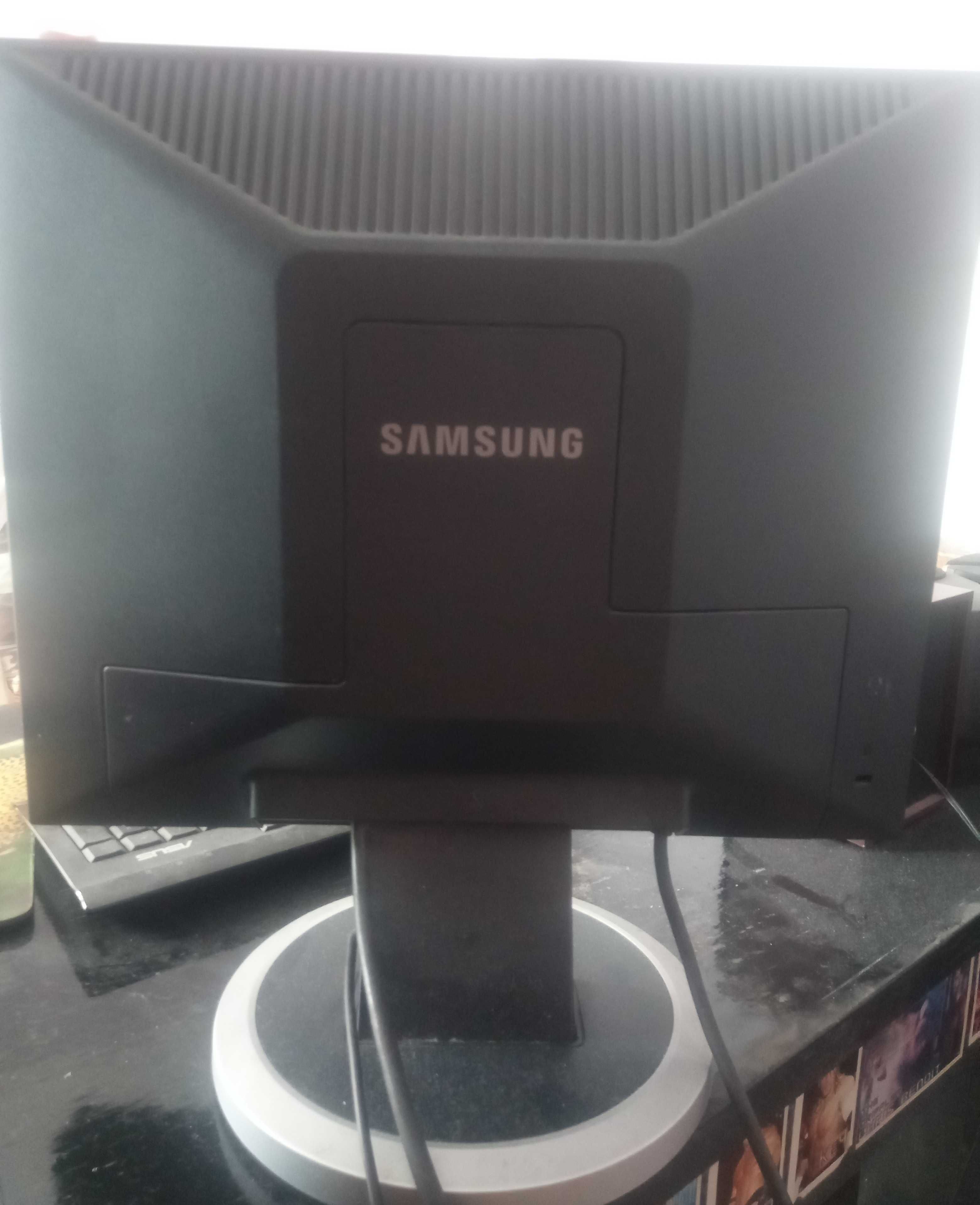 Монитор SAMSUNG SyncMaster 740N - 17 инча