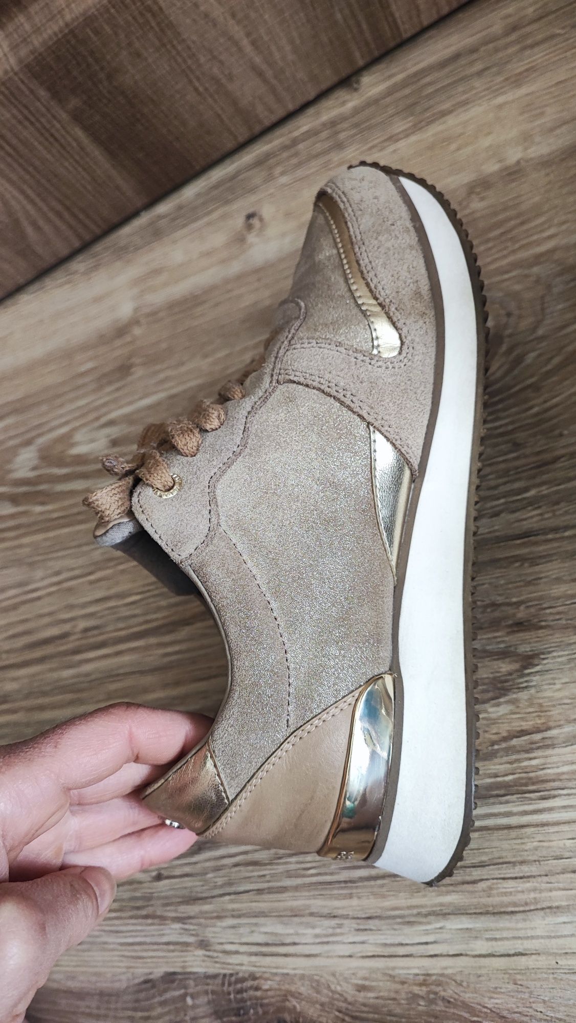 Спорни обувки маратонки Tommy Hilfiger UK5 EUR38