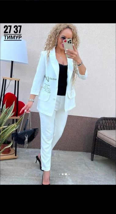 Костюм брючный женский