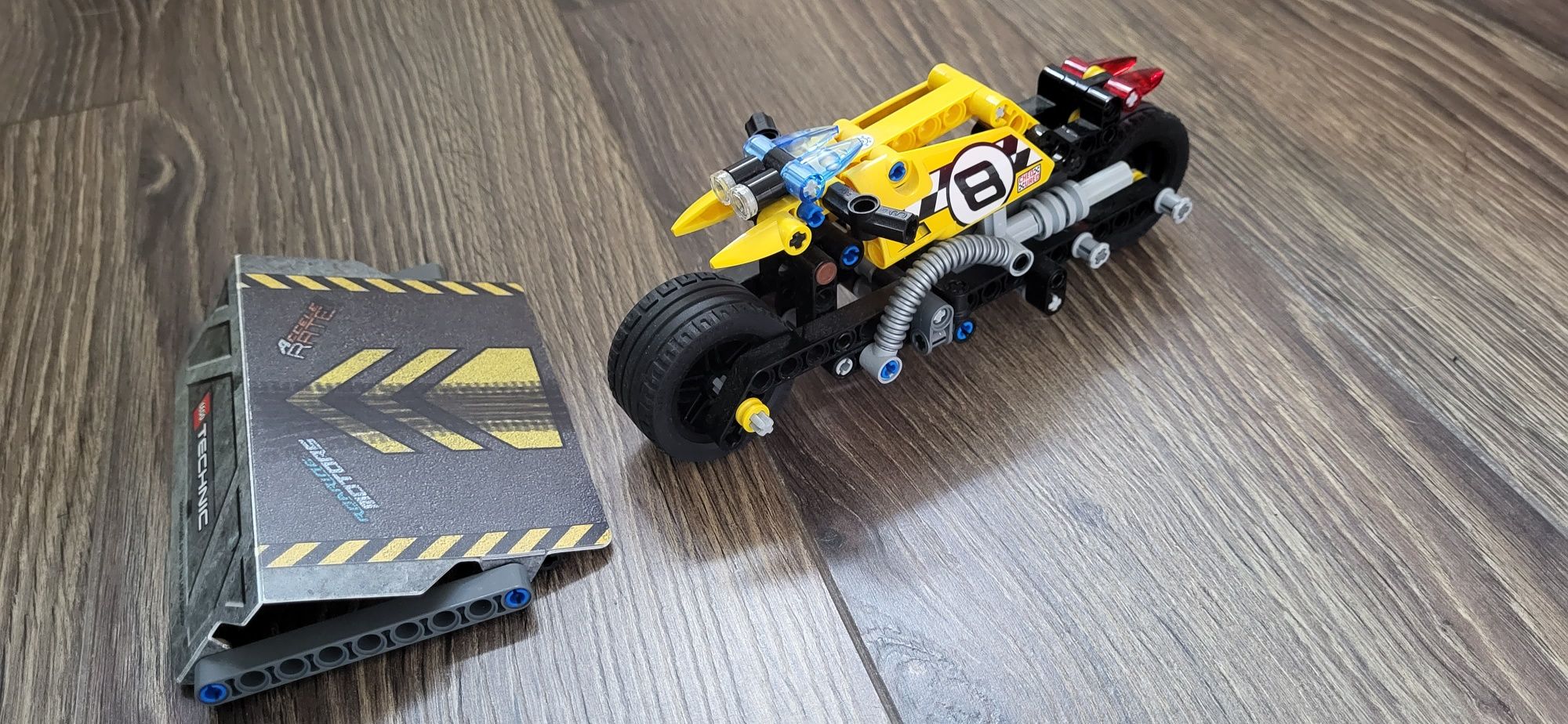 Lego technic motocicleta de cascadorii