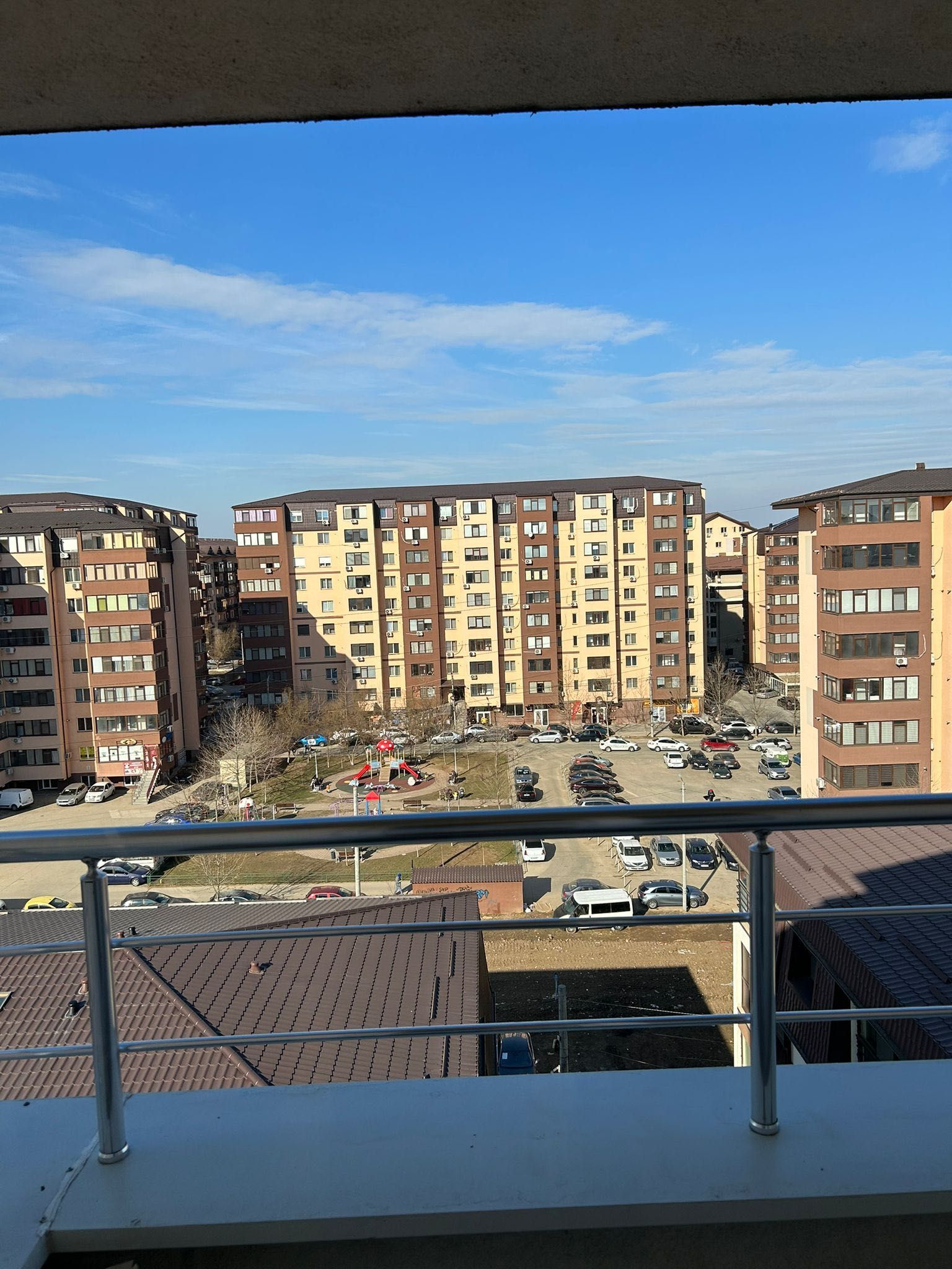 Vand apartament 2 camere Militari Residence