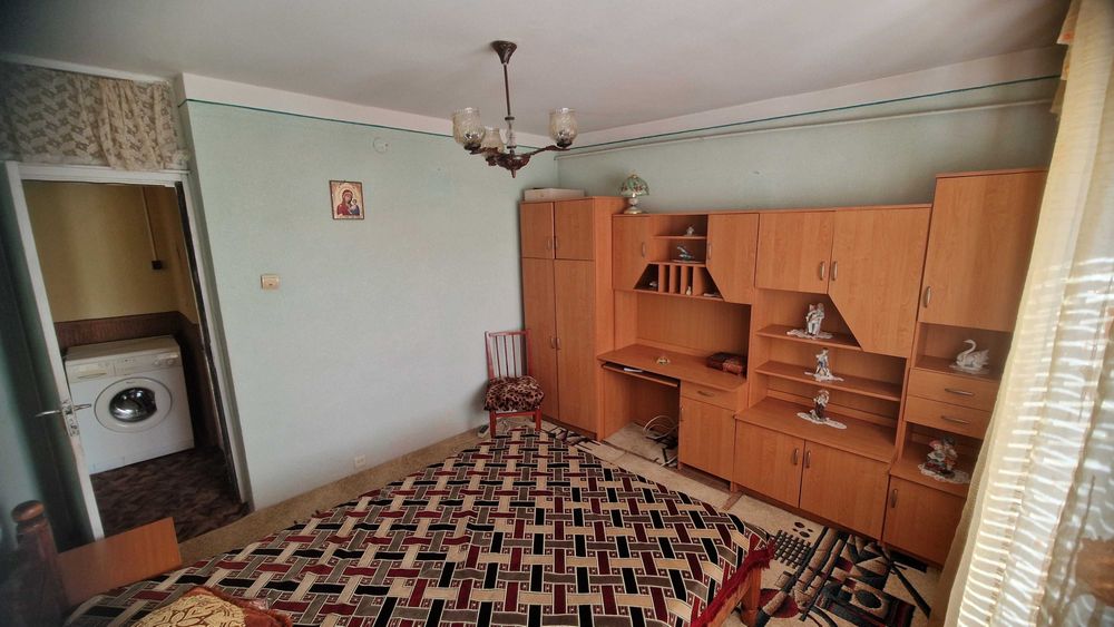 Vand apartament 3 camere, 68 mp, et. 4, decomandat, acoperis!!!