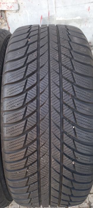 225 45 18 Bridgestone 2бр. Като нови