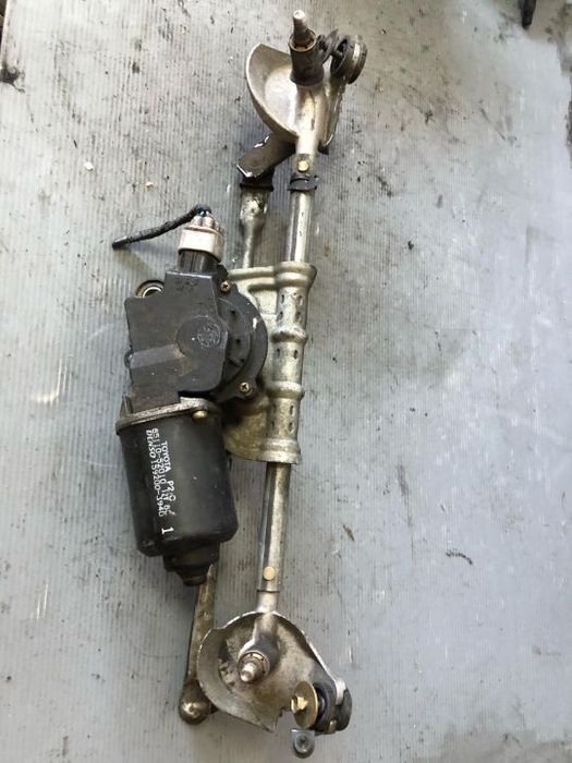 Ansamblu stergatoare motoras toyota yaris 1999-2005