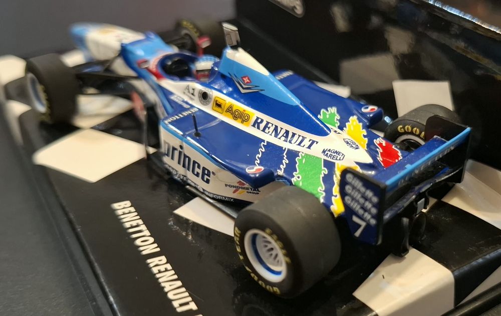 Benetton Renault B197 1/43 Minichamps