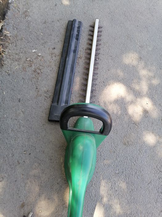 Foarfeca electric pentru gard viu