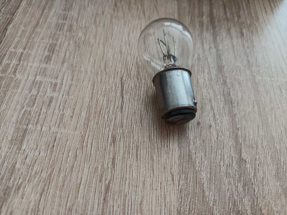 Крушка стоп габарит 12V,крушки за мигачи 12V,букса за крушки,букси