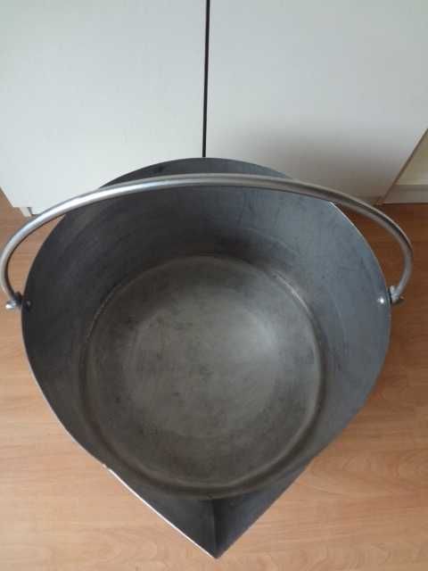 Голям неръждаем казан ( бака )