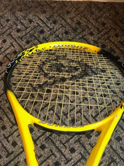 Set rachete Dunlop si geanta tenis.