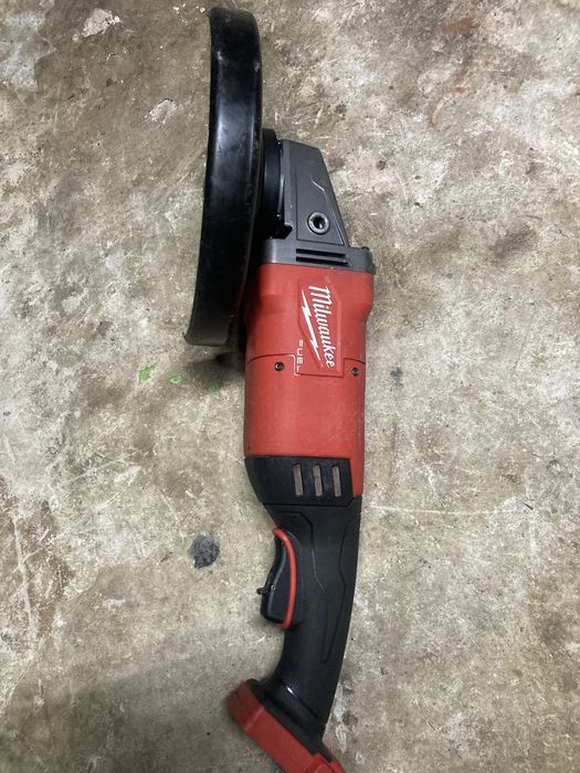 Polizor / flex mare Milwaukee M 18