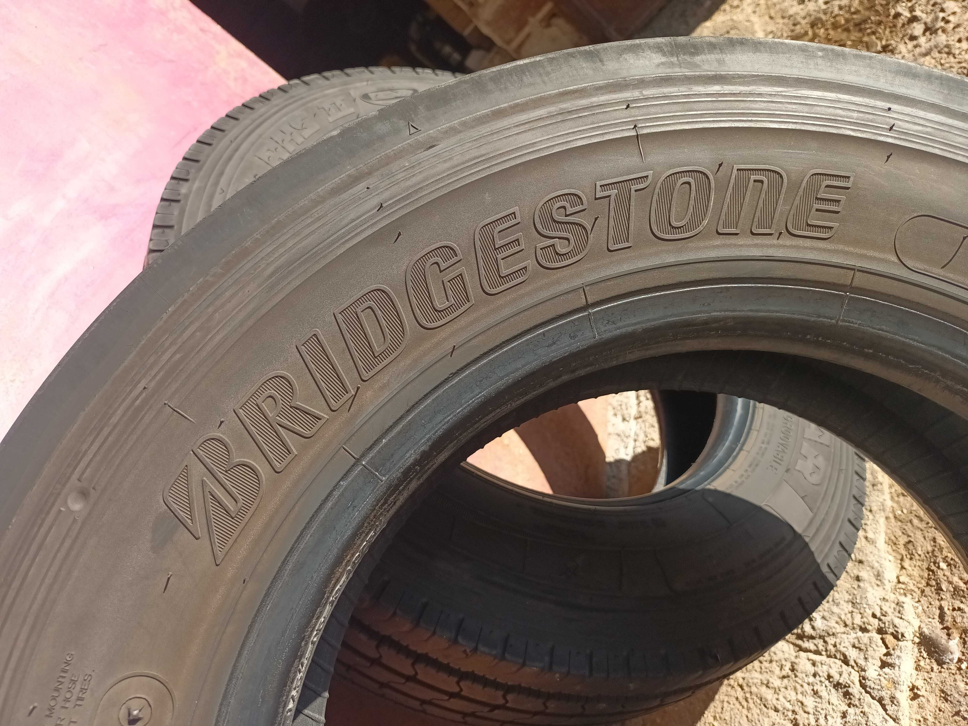 1 товарна гума 205/75 R17.5 Bridgestone R-Steer 002 124/122M M+S 14PR