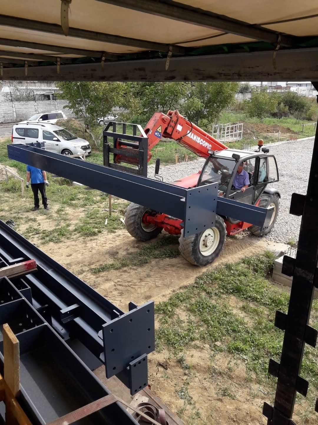 Vând structură metalică la 10.000 €, preț informativ.