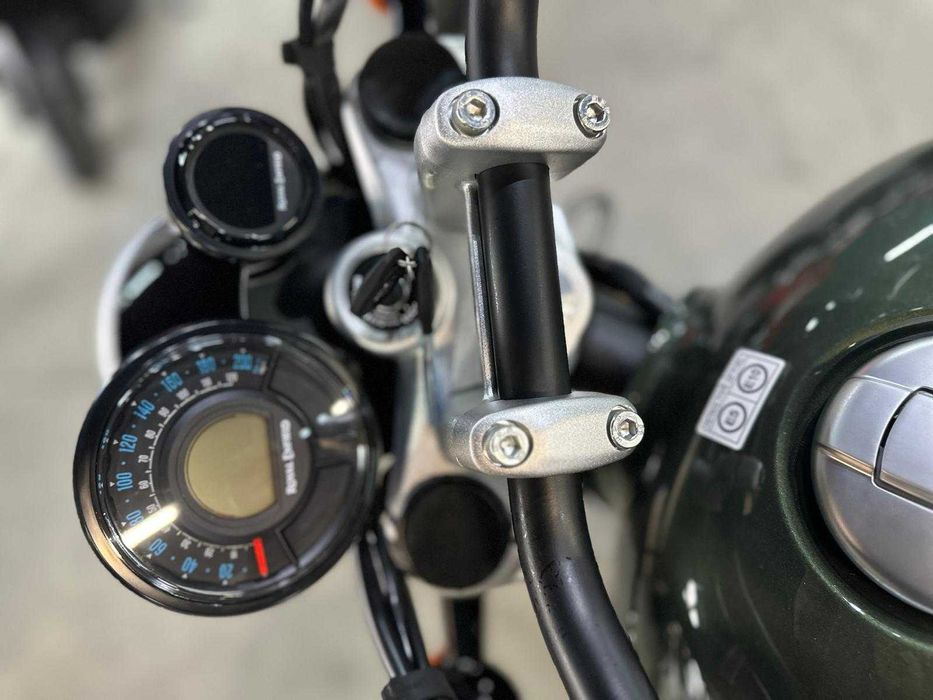 Royal Enfield Super Meteor 650 Interstellar - A2 - PROMO by EST BIKE