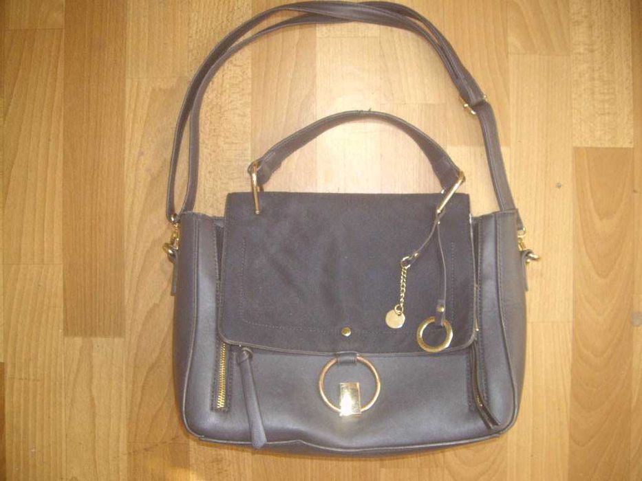 Продавам ежедневна дамска чанта