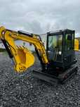 Exacut lucrari cu mini excavator