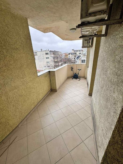 Дава се под наем Тристаен апартамент в Пловдив, Кършияка - 106 кв.м за 562 € - Снимка #9