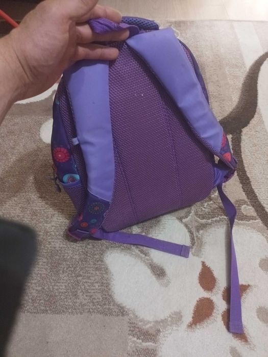 Ghiozdan fetite aproape nou