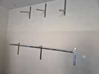 Vând suporturi metalice pentru expunerea hainelor în magazin
