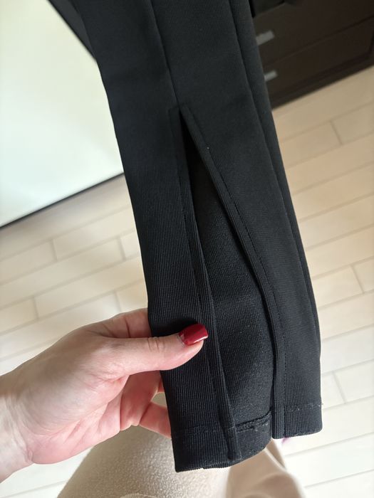 Черен клин Zara.