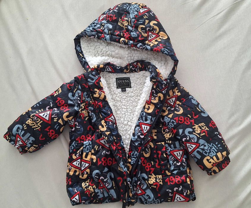 Зимно яке Guess за момче 6-9м