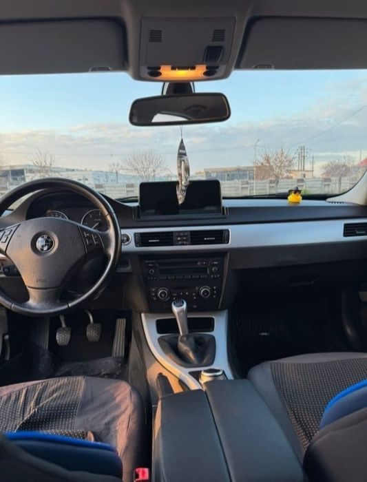 Vând BMW e90 facelift