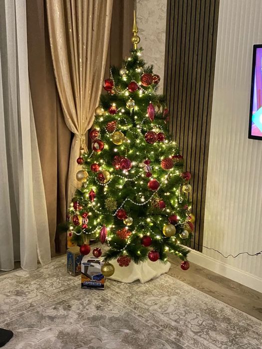 Продам елку искусственную