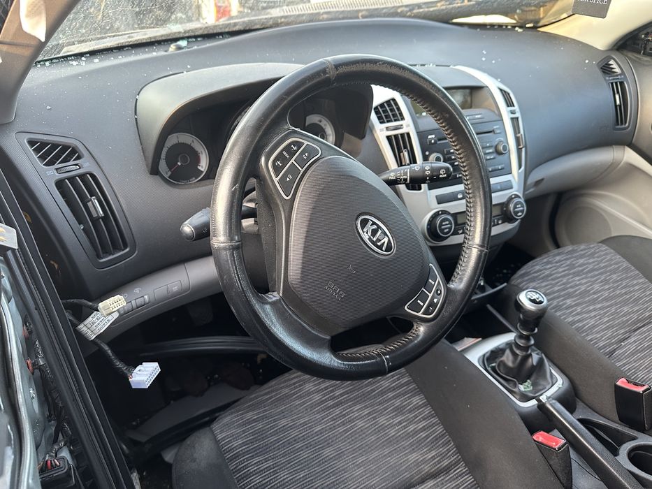 на части!Kia Ceed 1.6 дизел