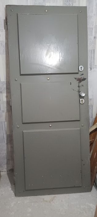 Продам дверь входную двойная