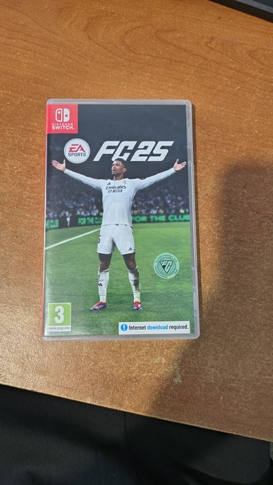 Нинтендо суич игри Minecraft , FC25 ,GTA the trilogy