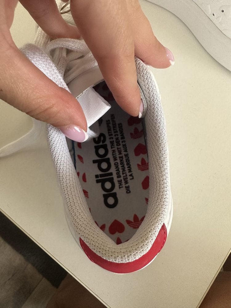 Сниръски adidas нови с етикет