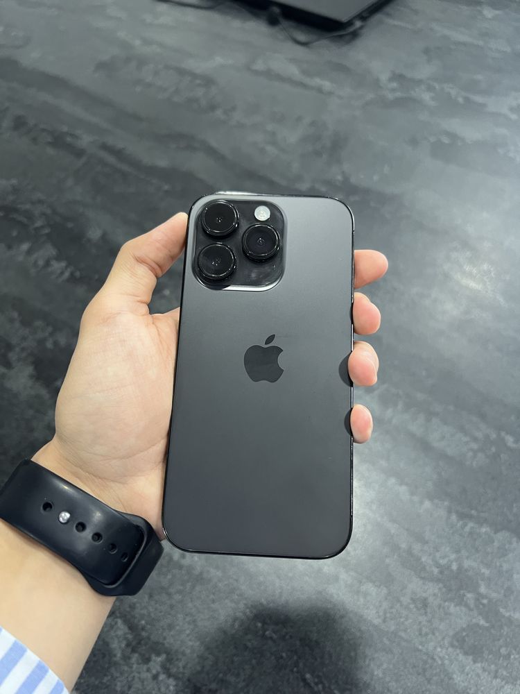 iPhone  14   Pro