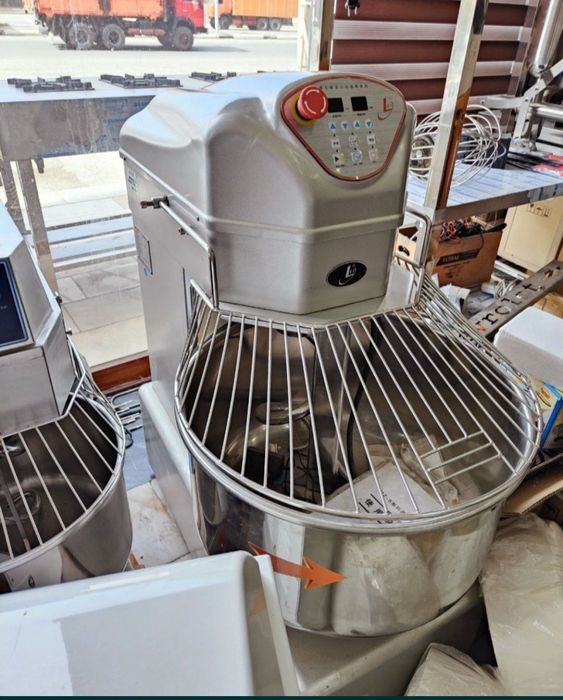 Meshalka 12 kg. Xamir qoradigan aparat