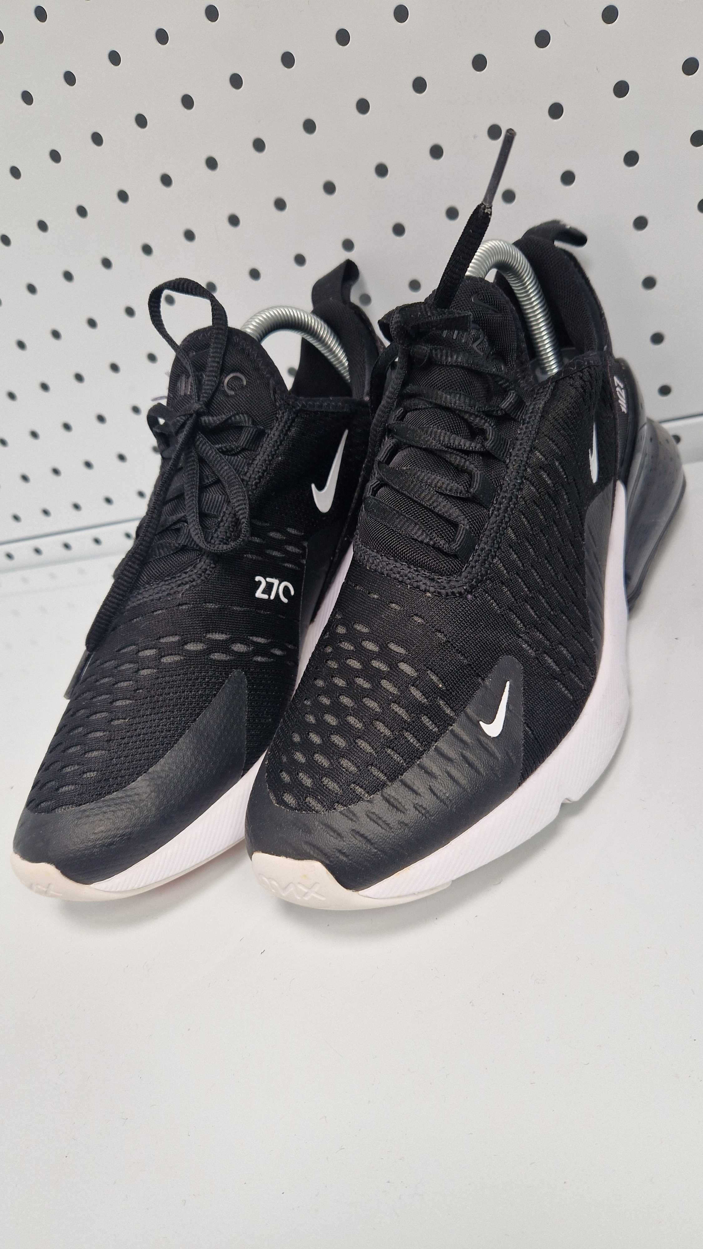 Оригинални дамски маратонки- Nike Air Max 270