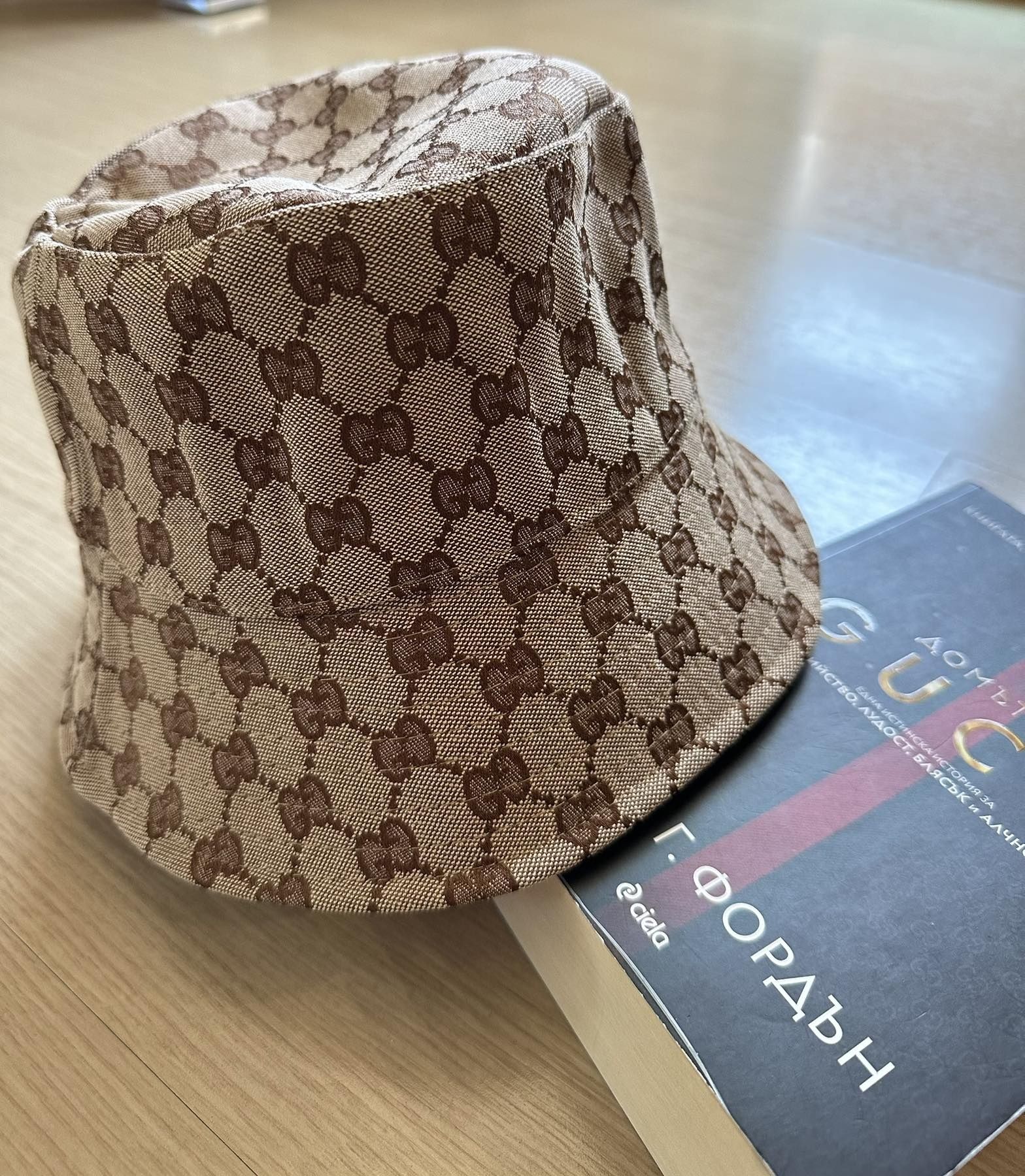 Плажна шапка Gucci