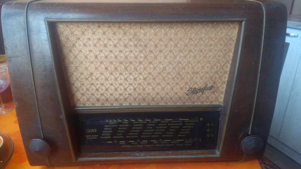 Ретро радио RFT - Super 4Е67, модел 1952 год.