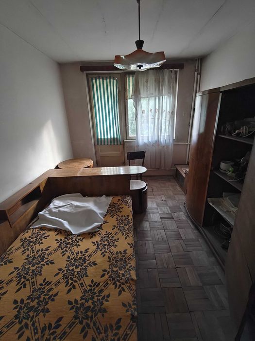 Vand apartament 2 camere zona Abator