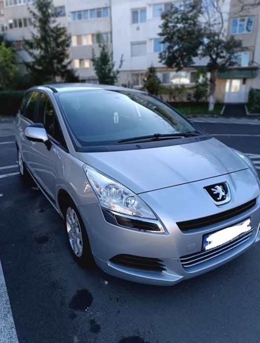 Peugeot 5008 2010 benzina și gpl