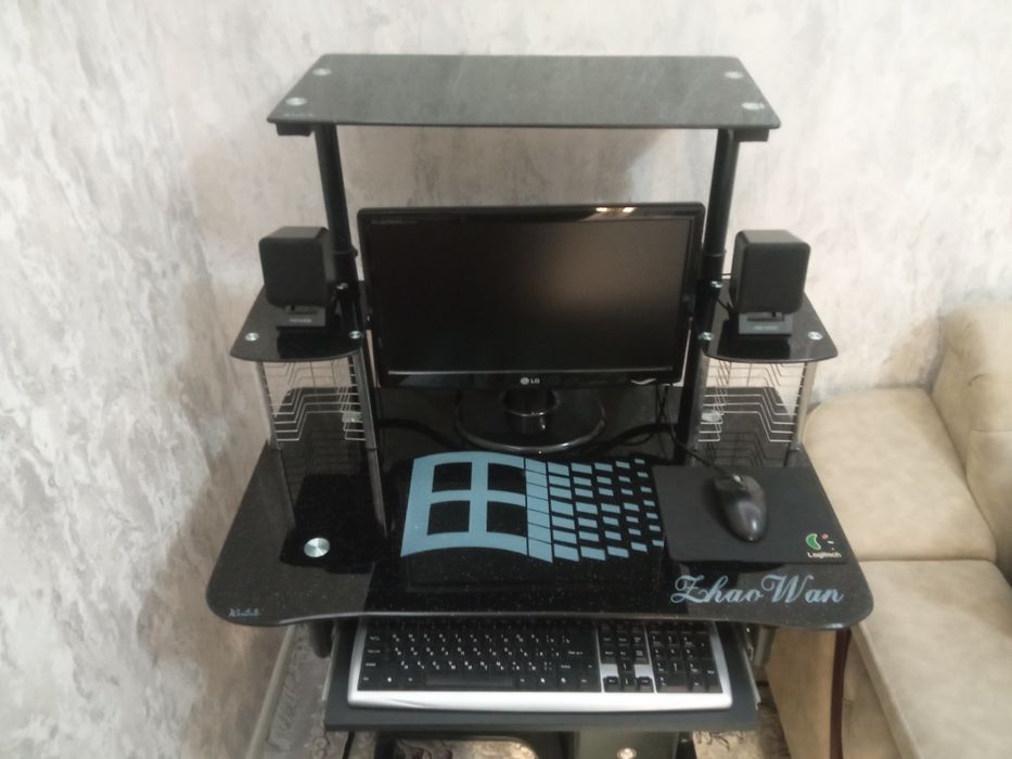 Kompyuter komplekti sotiladi (LG, Windows 10 bilan)