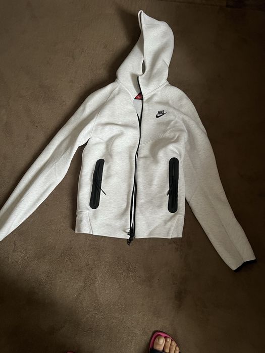 Екип на Nike бял