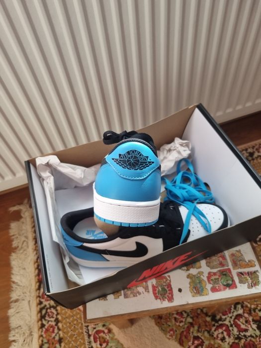 Vand 2 perechi adidasi