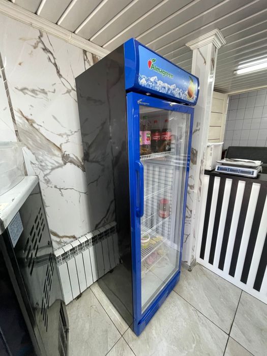 ветринный холодильник новый