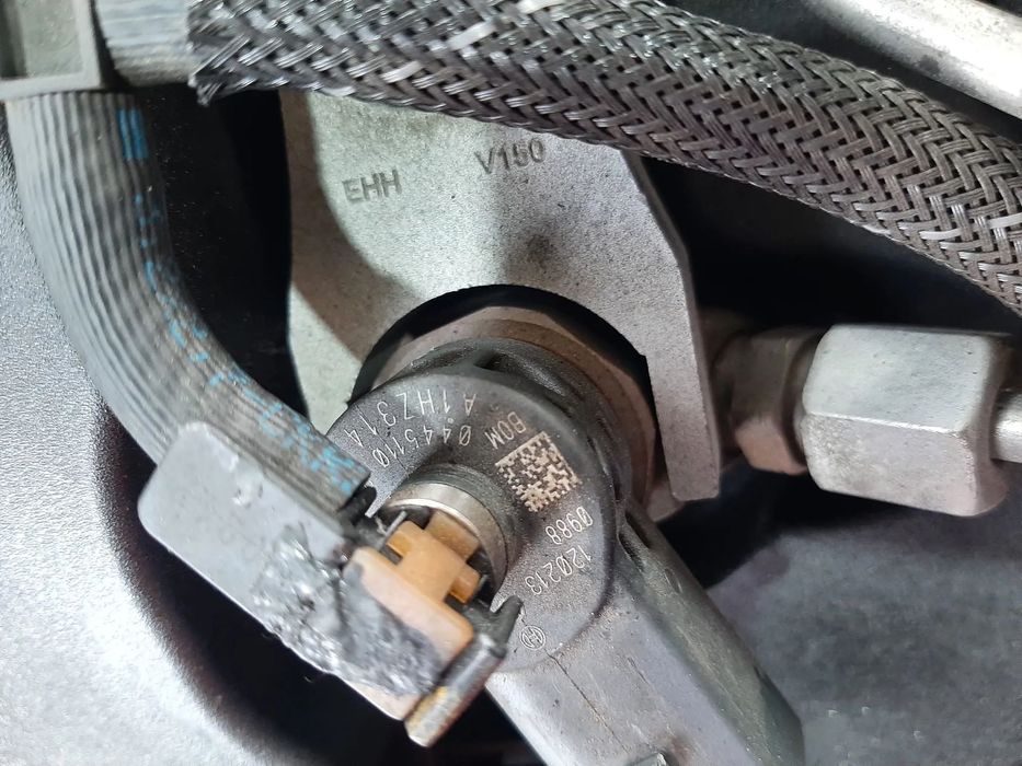 injector 2.0 tdi cgl   audi q5 a4 b8 8k audi a5 a6 vw  golf 6  0445110369