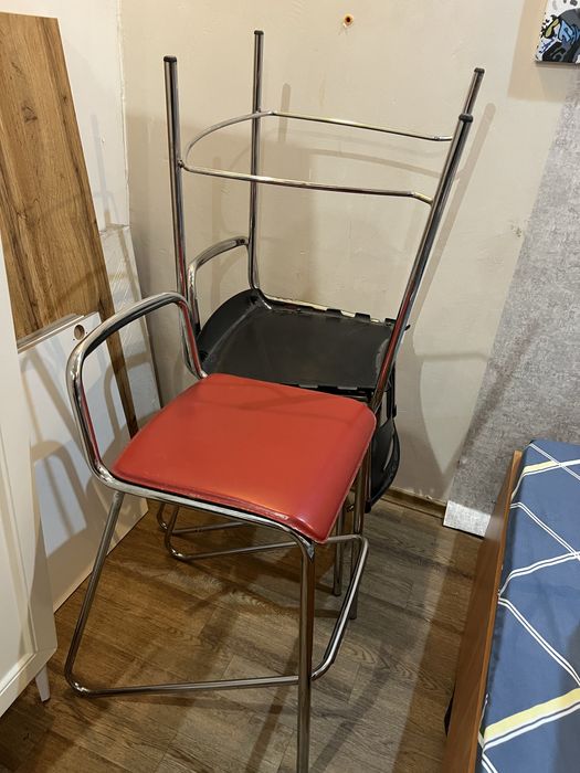 Продам стульч барные по 2000