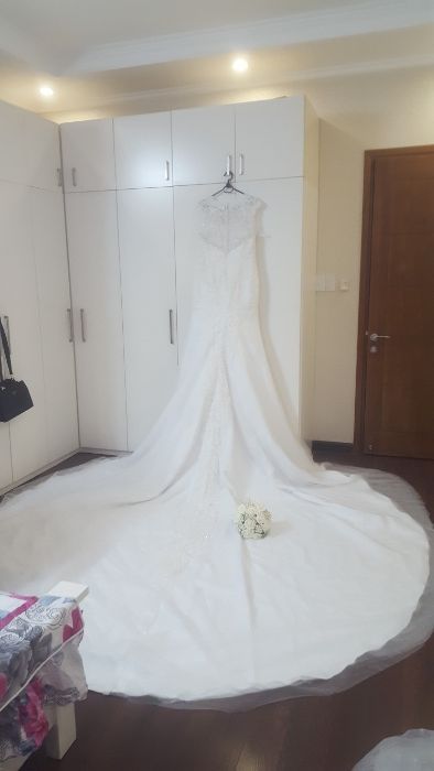 Дизайнерска булчинска сватбена рокля с обувки