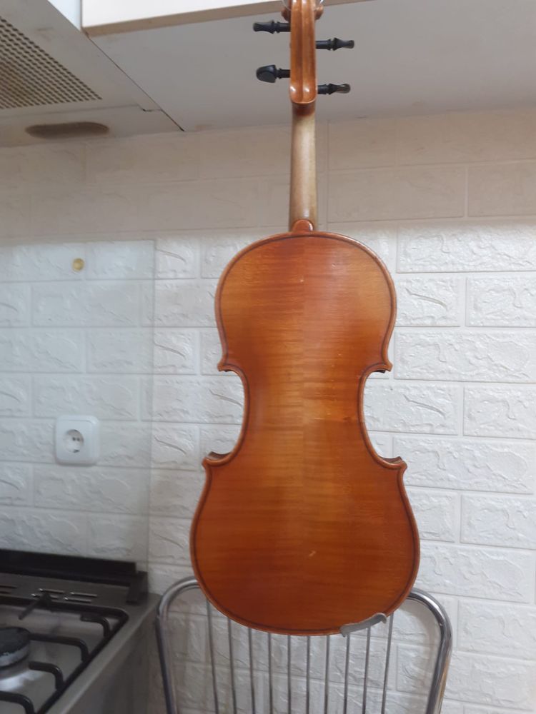 Vand vioara veche model stradivarius