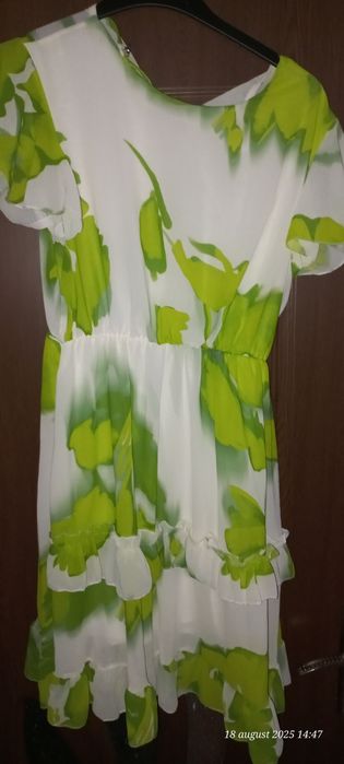 Vand rochie noua