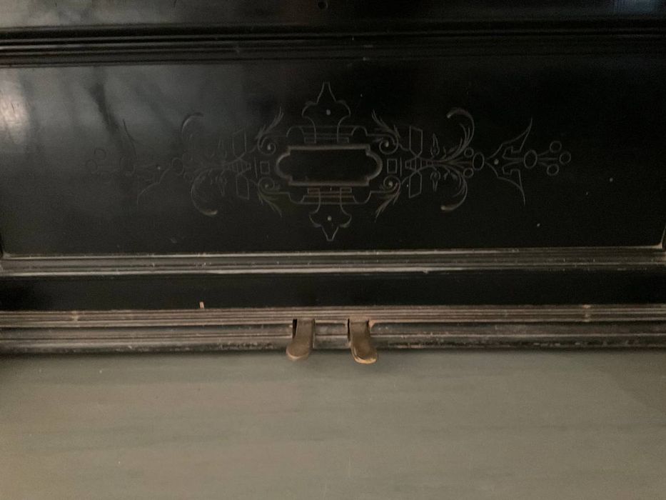 Срочно продам Актикварное немецкое пианино