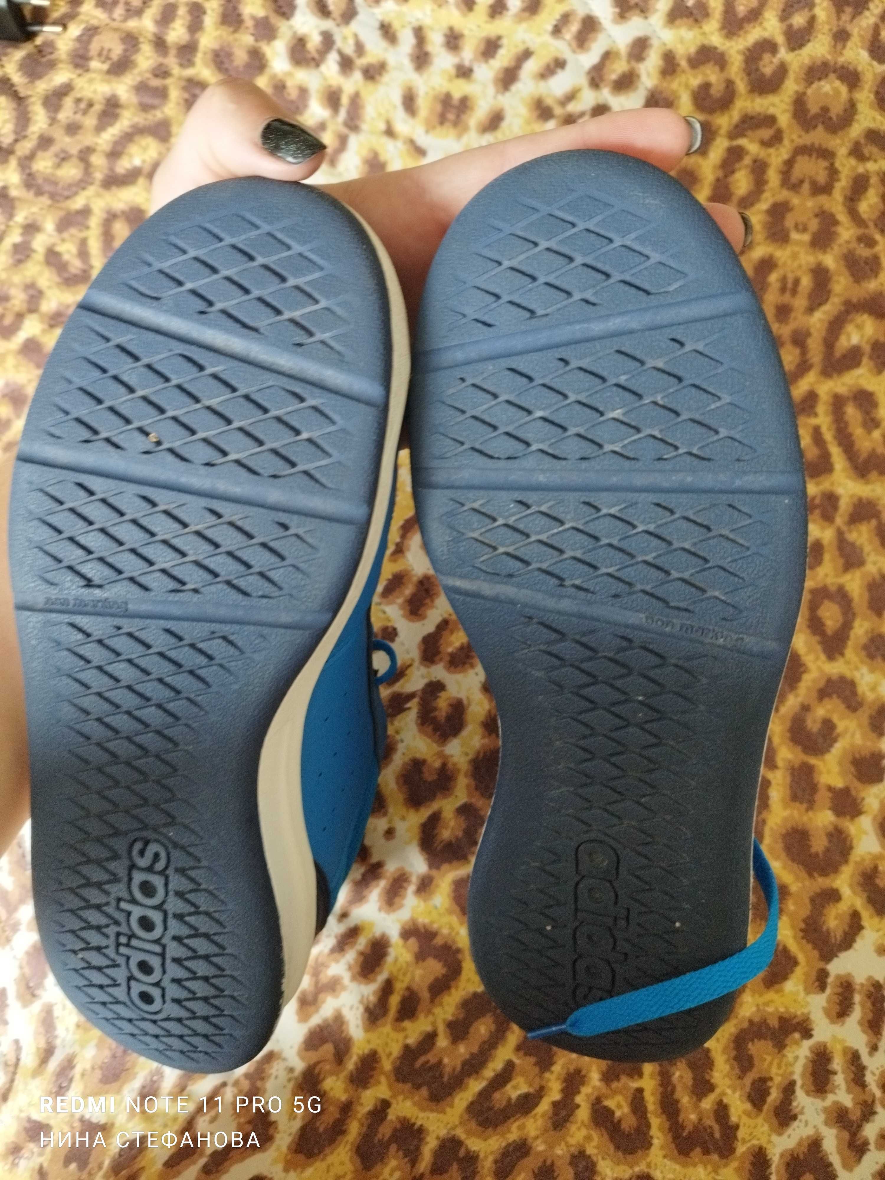 Маратонки adidas номер 40
