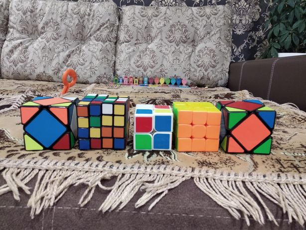 Продаются кубики Рубика